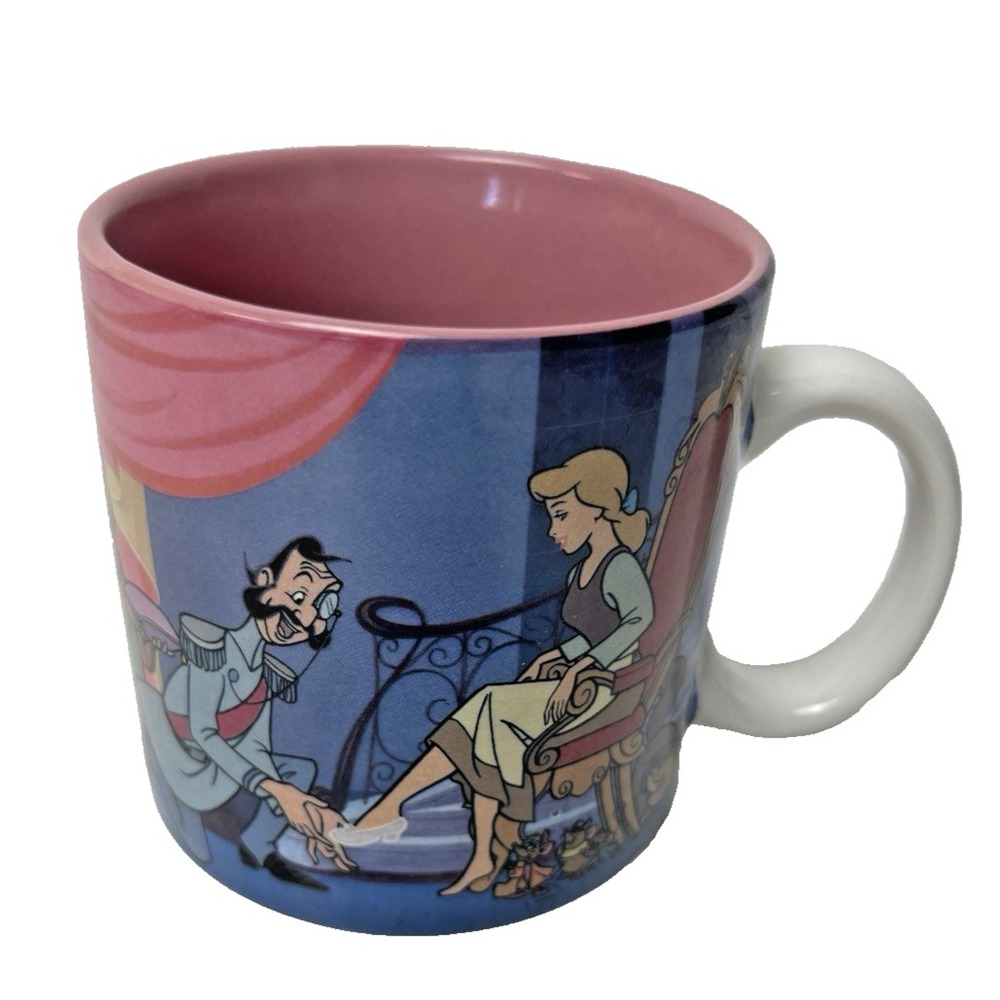 Walt Disney's Cinderella Wrap-Around Scene Coffee Mug  Disney Collectible